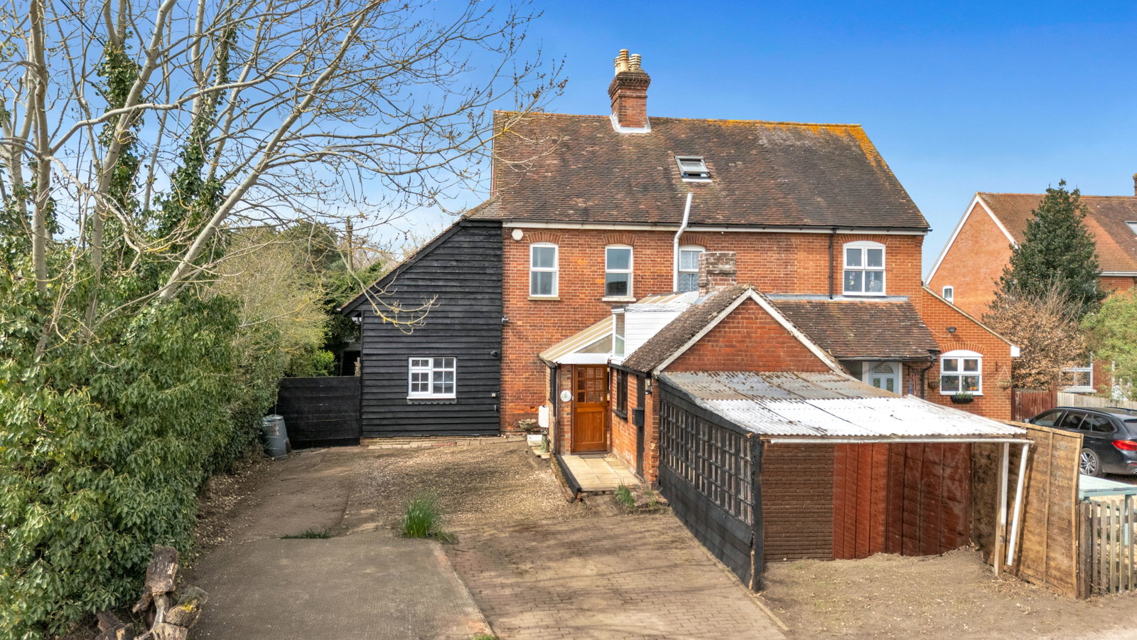 Front elevation of the character cottage on Lees Road, Yalding